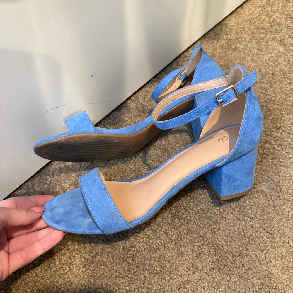 women’s blue open toe block heels